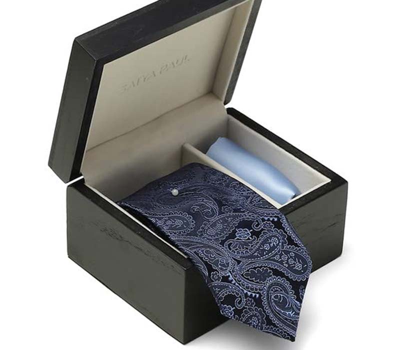 Necktie With Pocket Square