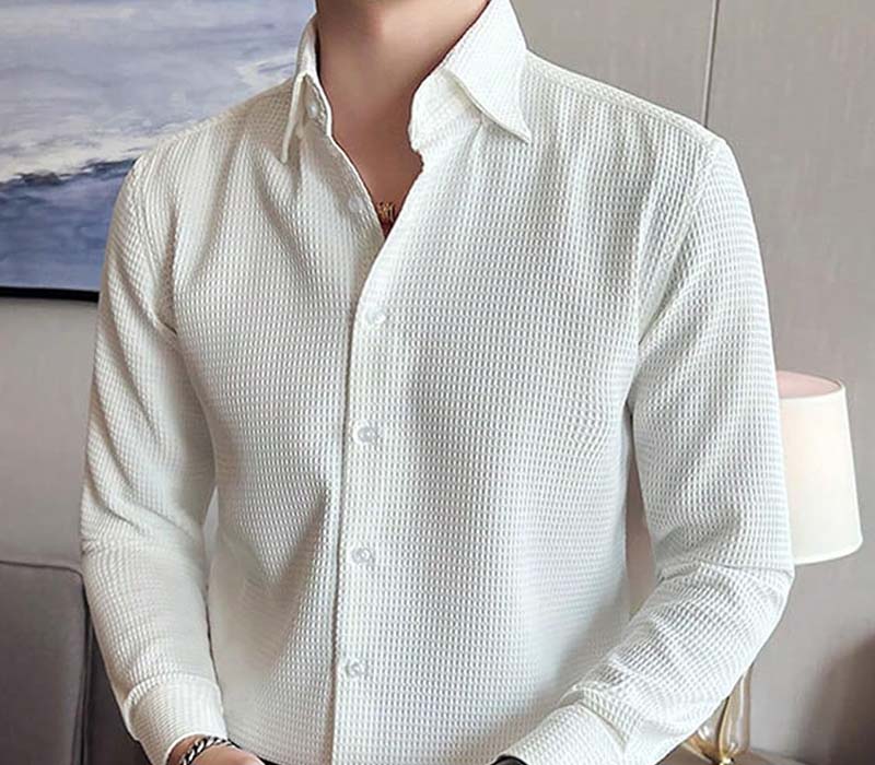 Men Solid Regular Fit Casual Shirt